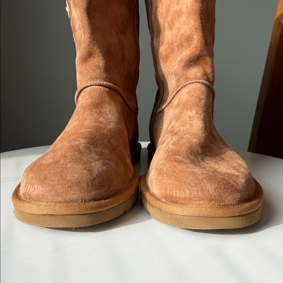 UGG Australia Women's Lo Pro Button Fold Over boots in chestnut suede Like New - Picture 8 of 13